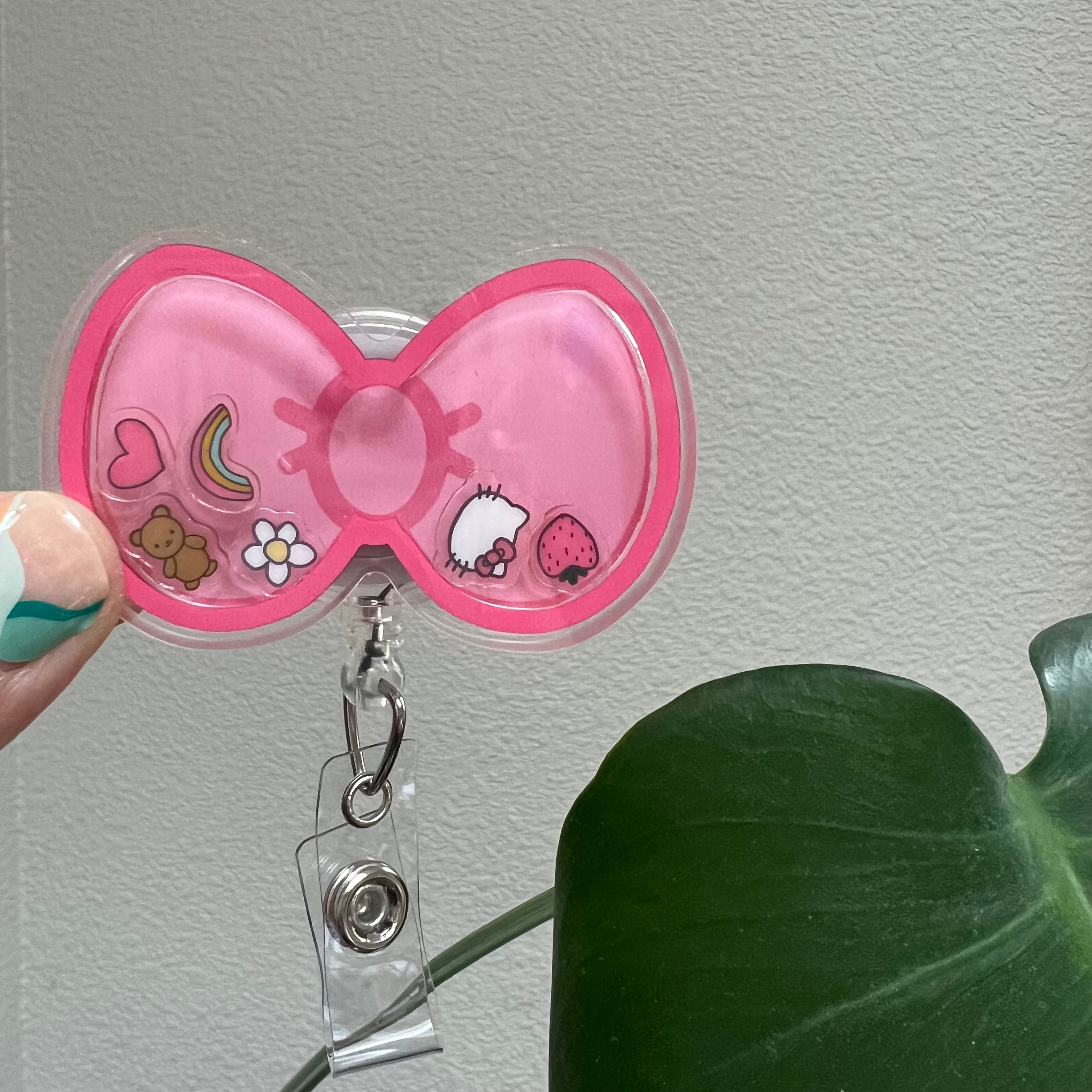 Badge Reels- Pink Daisy Felt – The Silver Strawberry